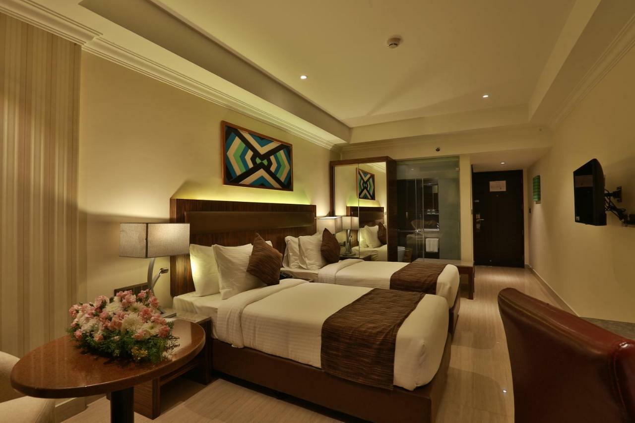 Hotel Luminara Kochi Esterno foto